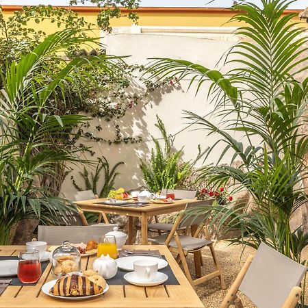 Bed and Breakfast Boutique Marconi Куарту-Сант'Елена Екстер'єр фото
