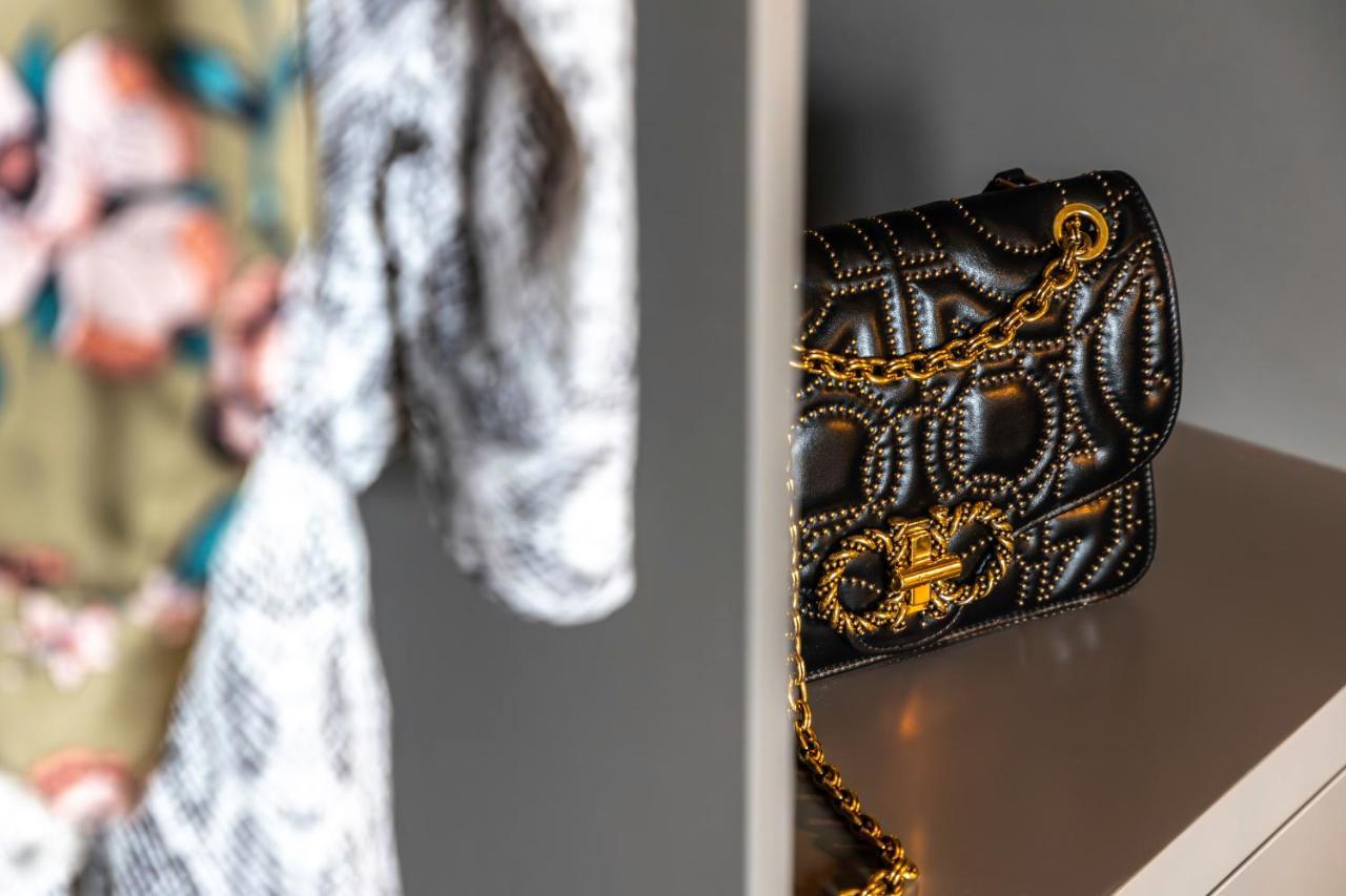 Bed and Breakfast Boutique Marconi Куарту-Сант'Елена Екстер'єр фото